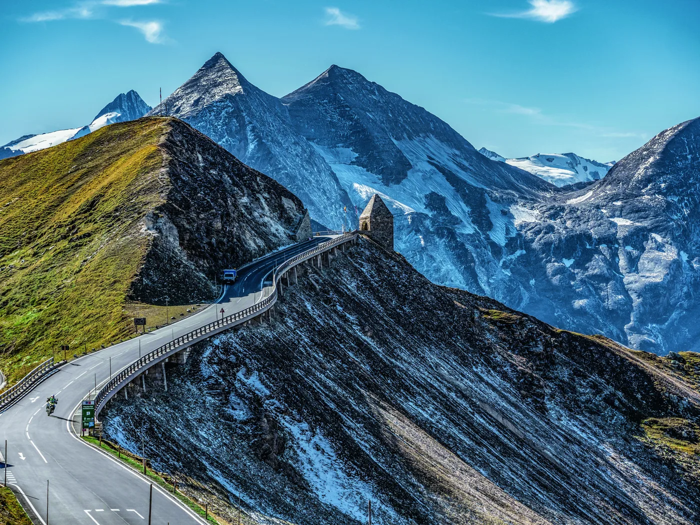 Fuscher Törl mit dem Großglockner im Hintergrund Fuscher Törl mit dem Großglockner im Hintergrund